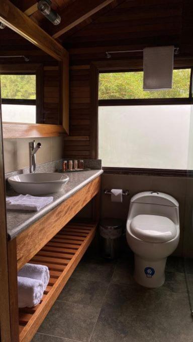 Hostal Zafiro Mindo Εξωτερικό φωτογραφία