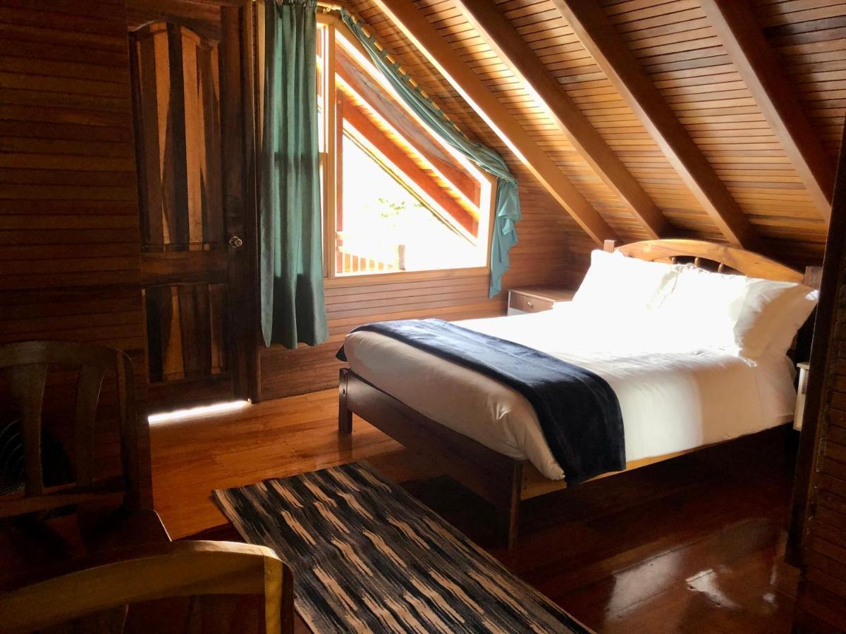 Hostal Zafiro Mindo Εξωτερικό φωτογραφία